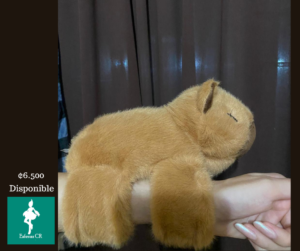 Peluche abraza Capibara